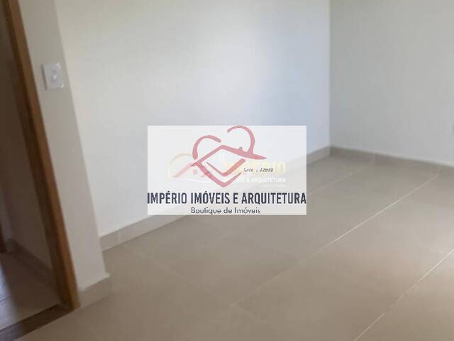 Sobrado para Venda em Caraguatatuba - 4