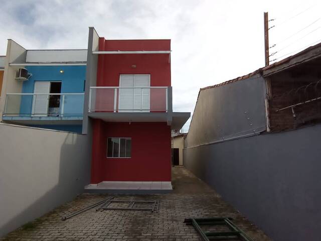 Sobrado para Locação em Caraguatatuba - 2