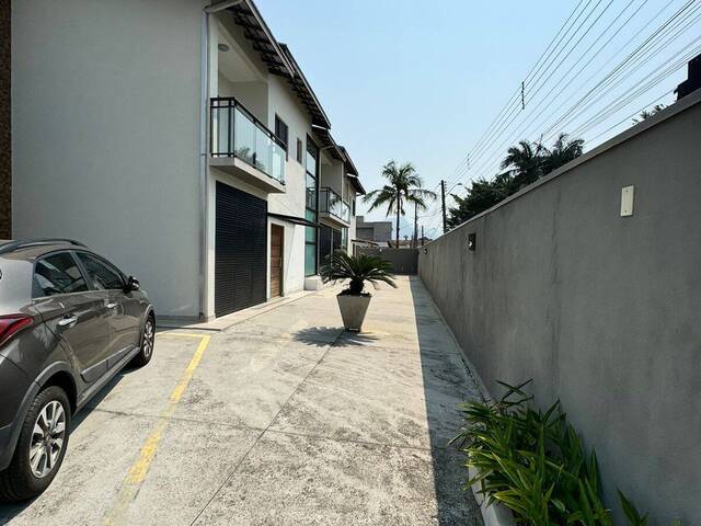 #CA00669 - Casa para Locação em Caraguatatuba - SP