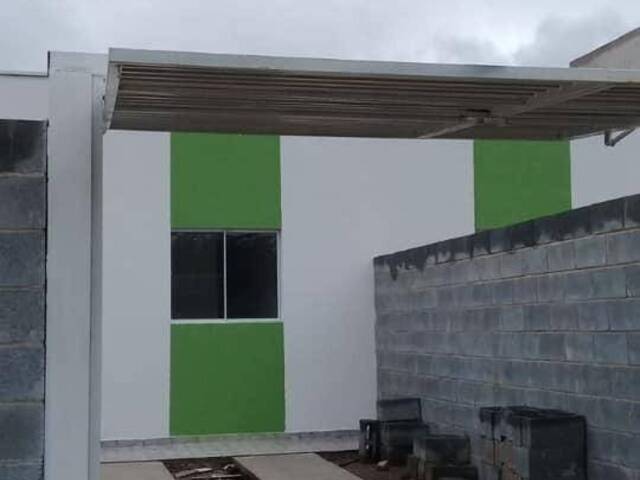 Casa para Venda em Caraguatatuba - 2