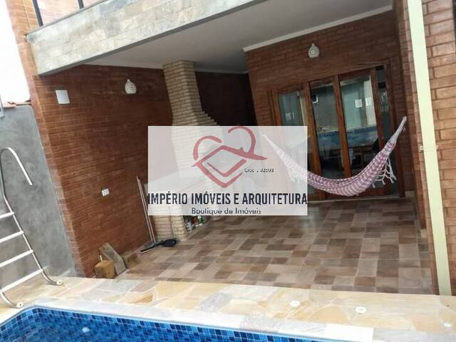 Sobrado para Venda em Caraguatatuba - 5