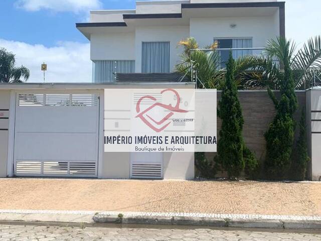 Sobrado para Venda em Caraguatatuba - 4